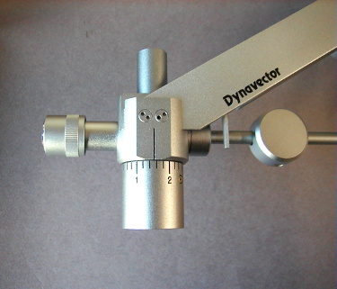 トーンアームDV 507MKIIのダイナミックバランス型針圧印加機構